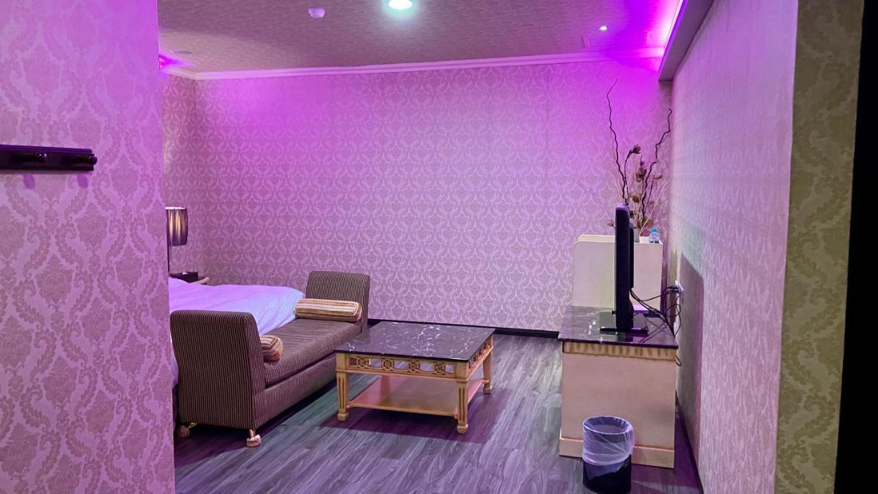 Huang Xing Motel Pingtung Exterior photo