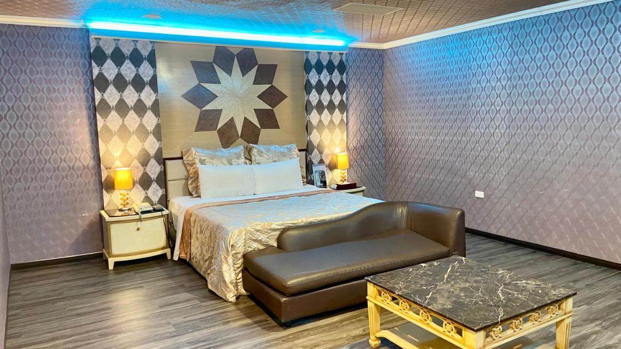 Huang Xing Motel Pingtung Exterior photo