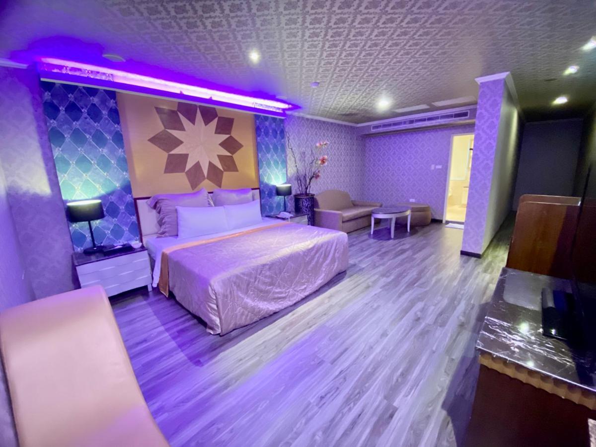 Huang Xing Motel Pingtung Exterior photo