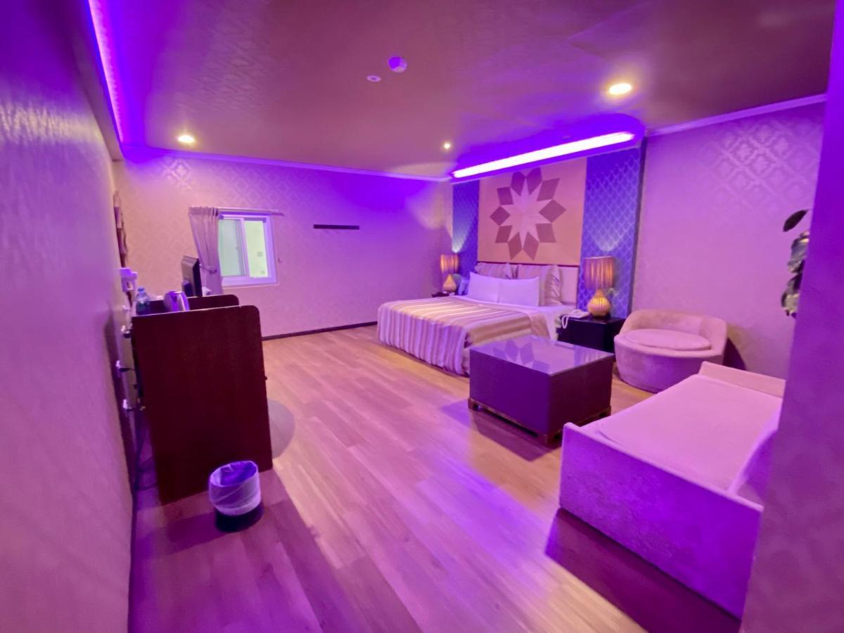 Huang Xing Motel Pingtung Exterior photo