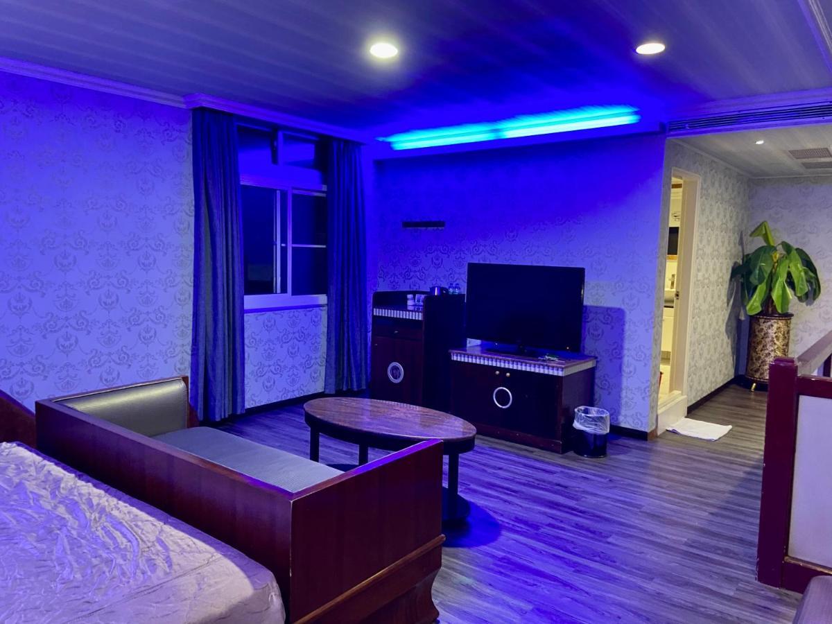 Huang Xing Motel Pingtung Exterior photo