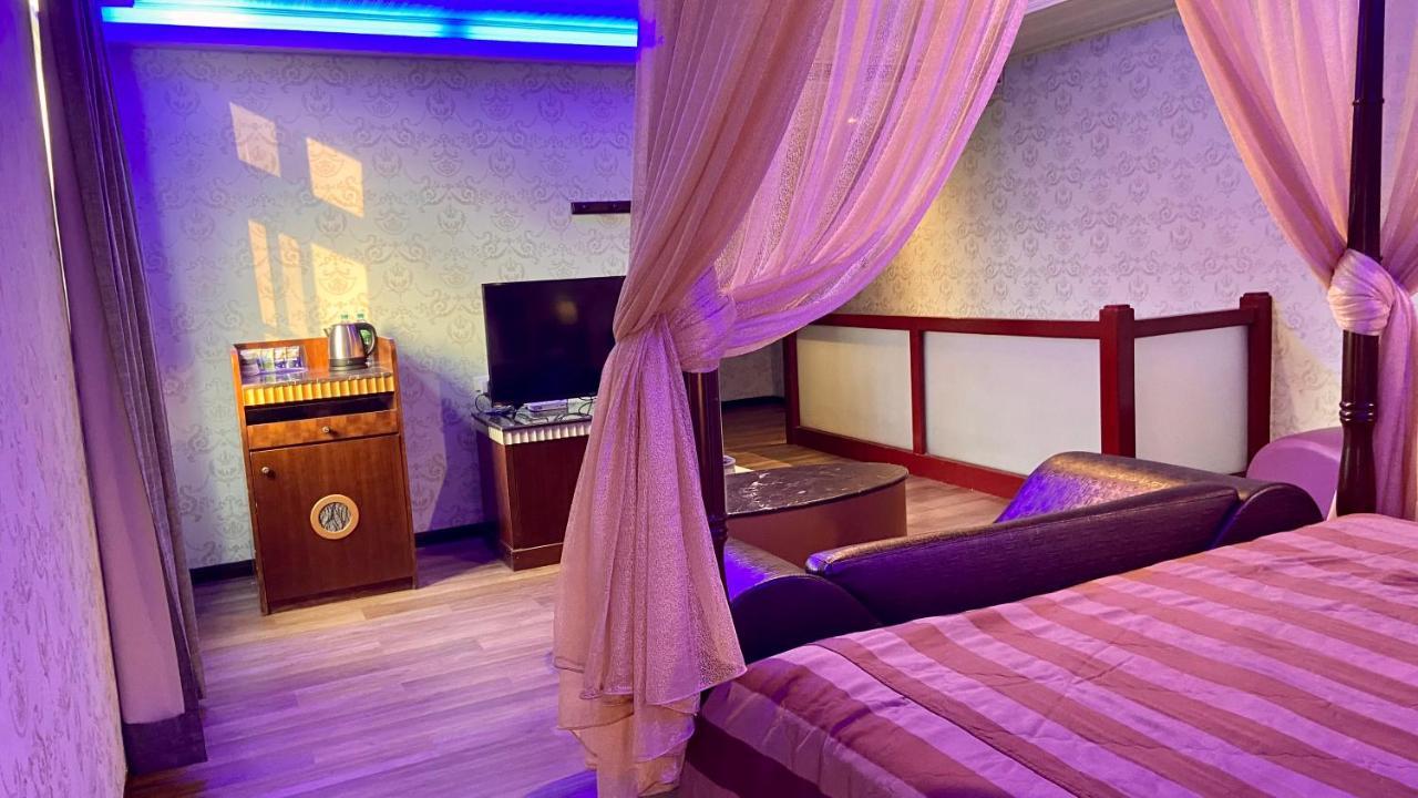 Huang Xing Motel Pingtung Exterior photo